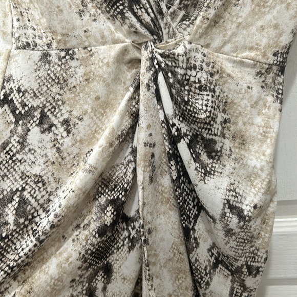 Dress - Picture 2 of 3